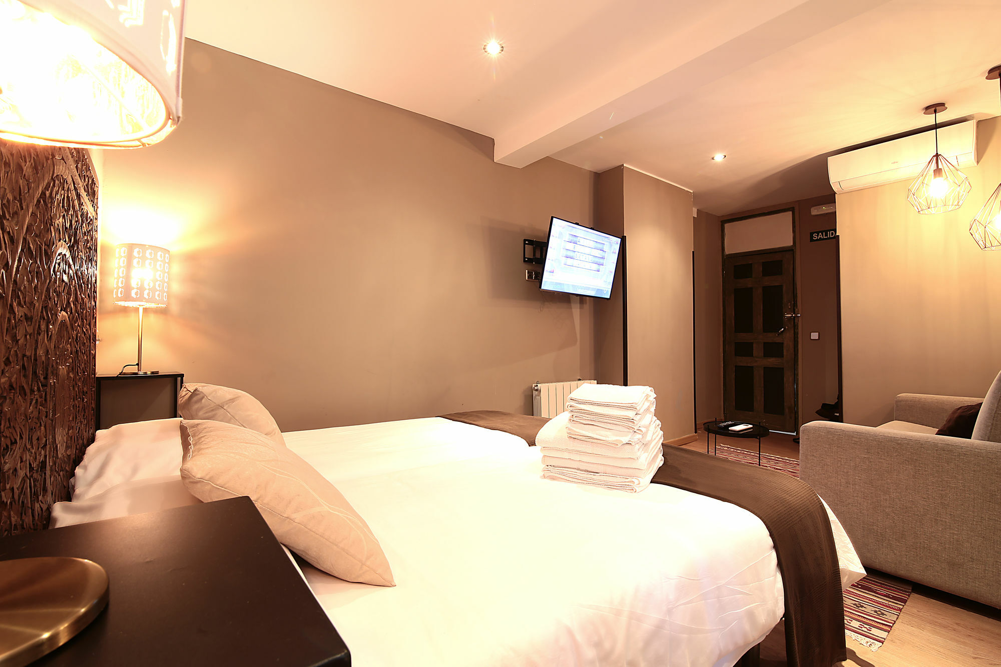 Abracadabra Suites Madrid Buitenkant foto